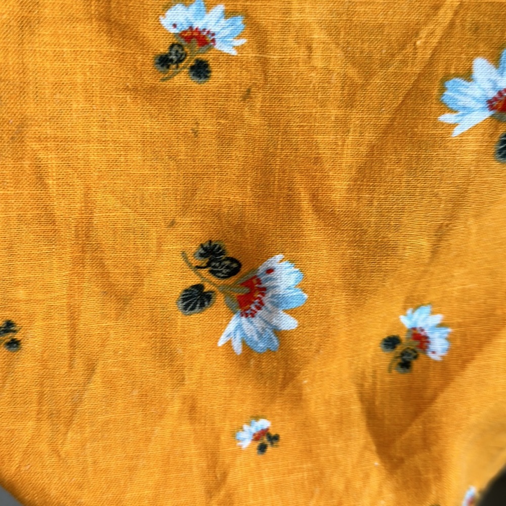 Loft 55% Linen Gold-Orange Floral Blouse with Buttons Down the Back - Picture 4 of 6